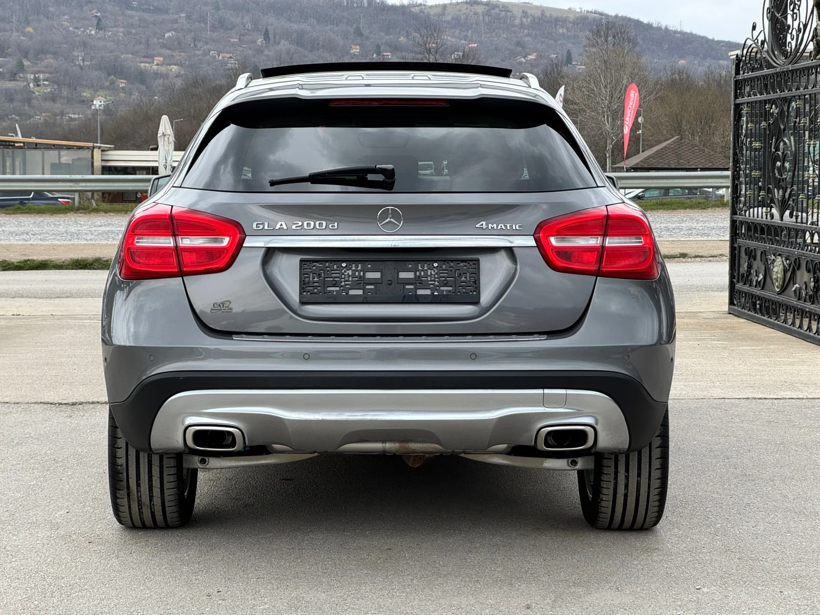 Mercedes-Benz GLA 200 2.0D 4Matic ПАНОРАМА АВТОМАТ, снимка 6 - Автомобили и джипове - 53913259