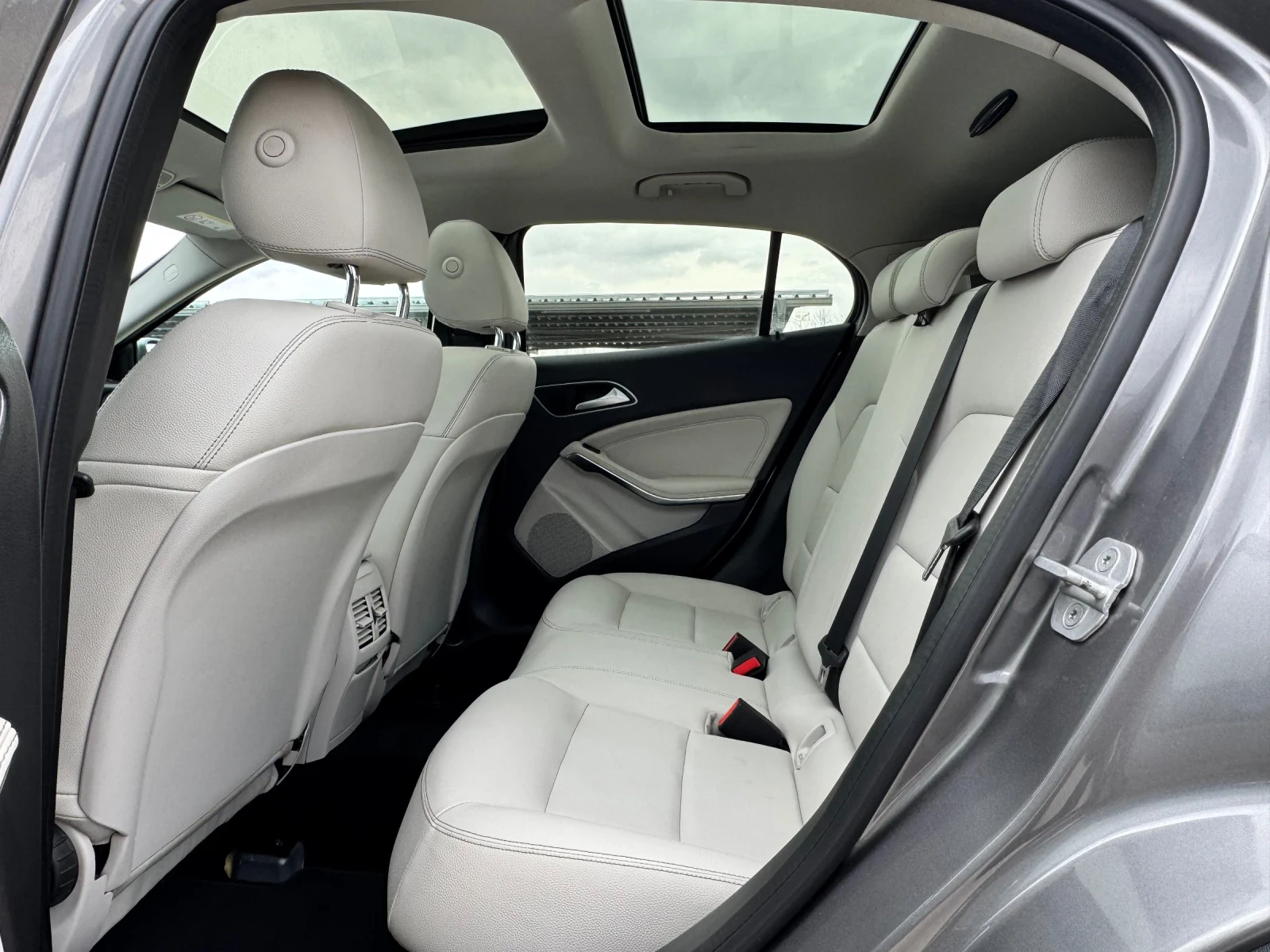 Mercedes-Benz GLA 200 2.0D 4Matic ПАНОРАМА АВТОМАТ, снимка 11 - Автомобили и джипове - 53913259