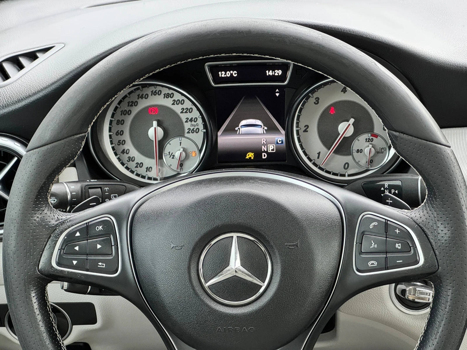 Mercedes-Benz GLA 200 2.0D 4Matic ПАНОРАМА АВТОМАТ, снимка 15 - Автомобили и джипове - 53913259