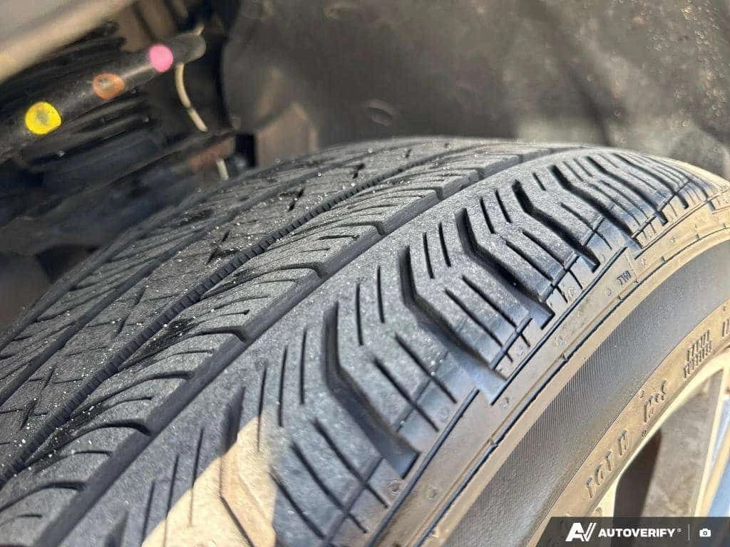 Audi Q3 S Line quattro Premium Plus  CARFAX, снимка 9 - Автомобили и джипове - 53985334