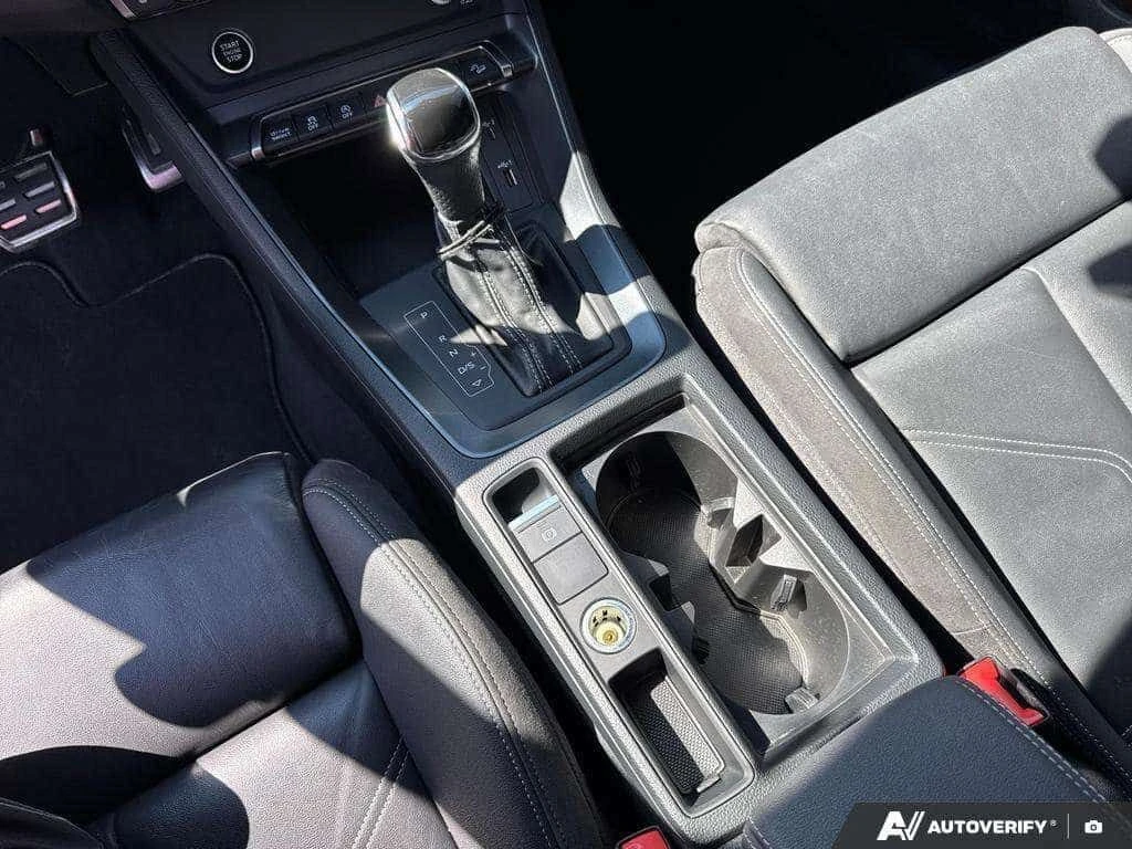 Audi Q3 S Line quattro Premium Plus  CARFAX, снимка 13 - Автомобили и джипове - 53985334