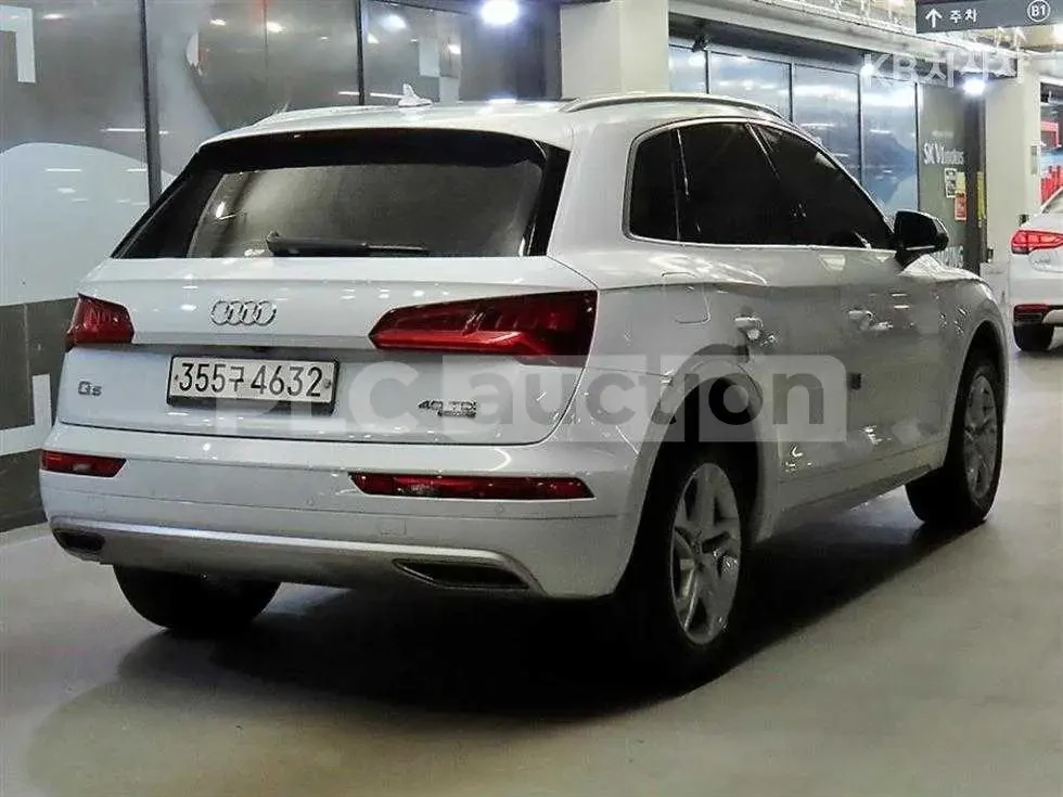 Audi Q5 40TDI QUATTRO| CAM| HUD| PANO| ВКЛ.ТЕХНОТЕСТ, снимка 3 - Автомобили и джипове - 54595996