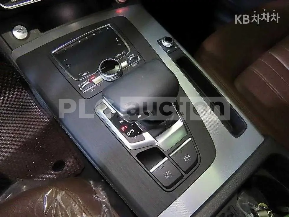 Audi Q5 40TDI QUATTRO| CAM| HUD| PANO| ВКЛ.ТЕХНОТЕСТ, снимка 10 - Автомобили и джипове - 54595996