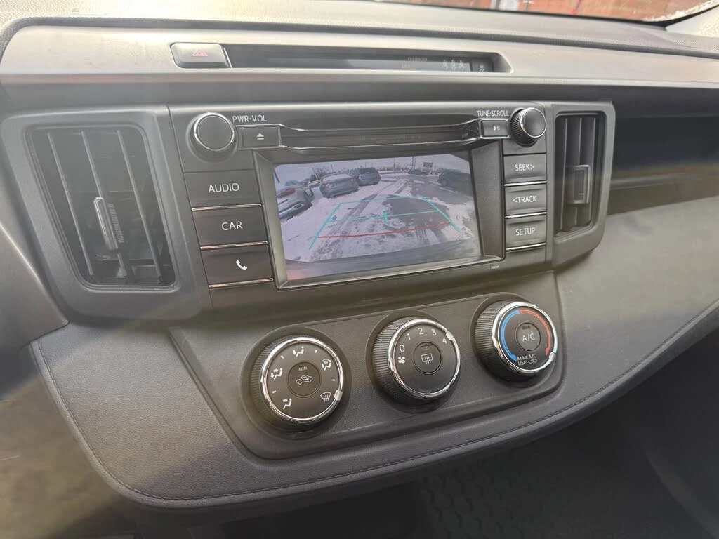 Toyota Rav4 LE AWD, снимка 12 - Автомобили и джипове - 54711669