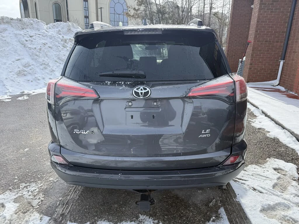 Toyota Rav4 LE AWD, снимка 5 - Автомобили и джипове - 54711669