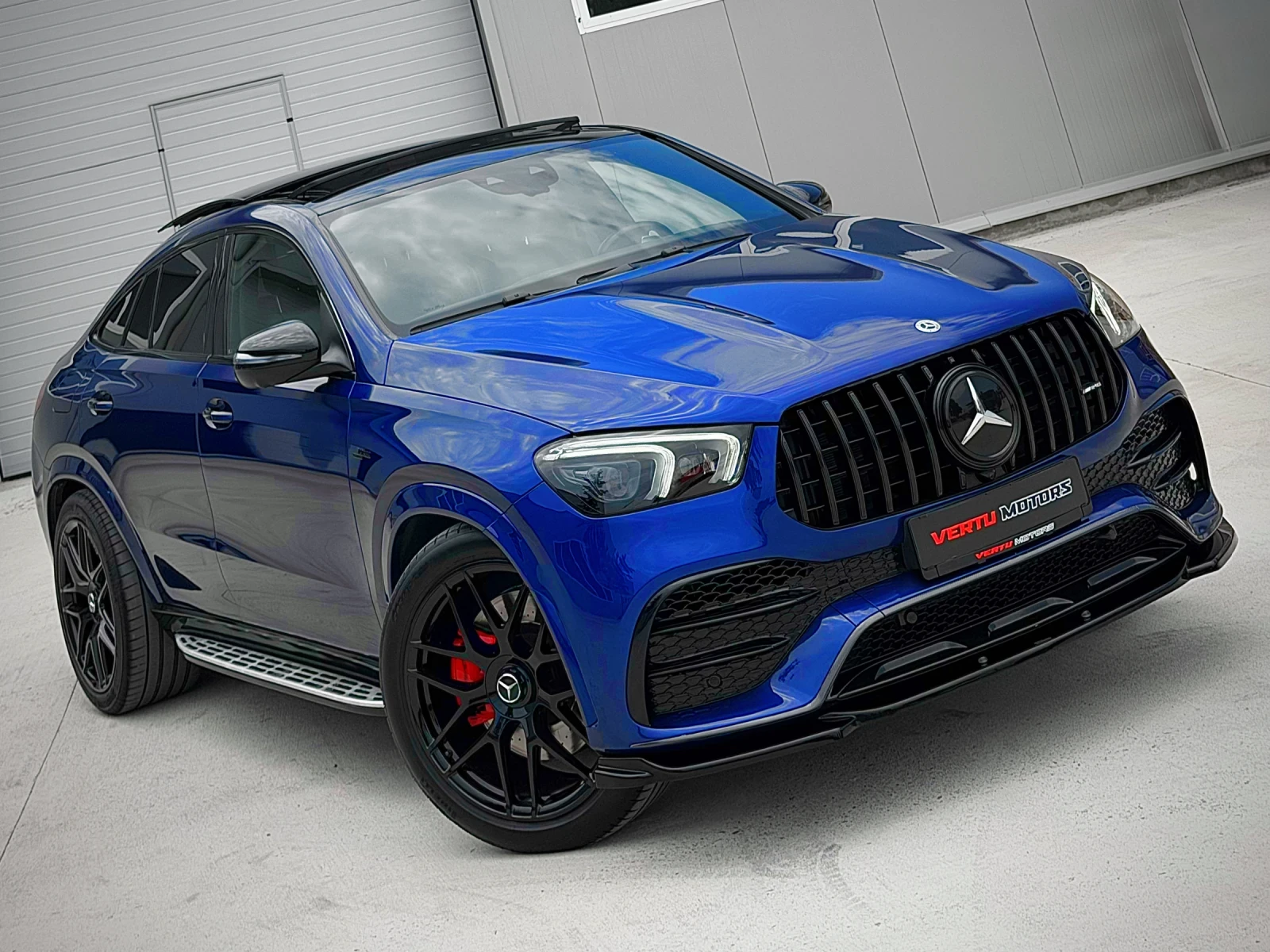 Mercedes-Benz GLE 53 4MATIC AMG/ COUPE/ 9G/ PANO/ 3xTV/ CARBON/ MAXTON, снимка 4 - Автомобили и джипове - 55243517