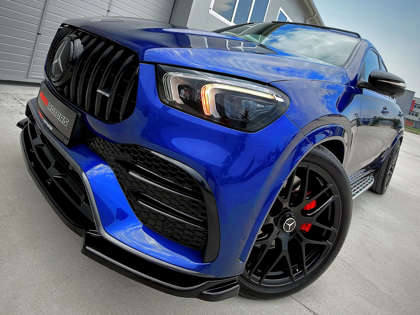 Mercedes-Benz GLE 53 4MATIC AMG/ COUPE/ 9G/ PANO/ 3xTV/ CARBON/ MAXTON, снимка 17 - Автомобили и джипове - 55243517