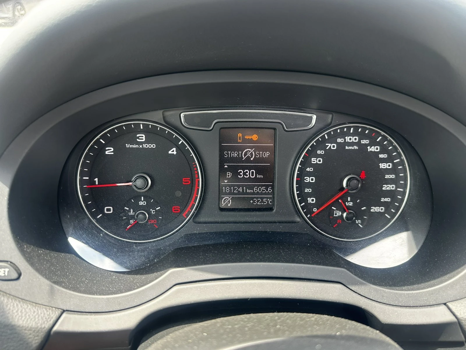 Audi Q3 2.0TDI S-line Quattro, снимка 10 - Автомобили и джипове - 55376738