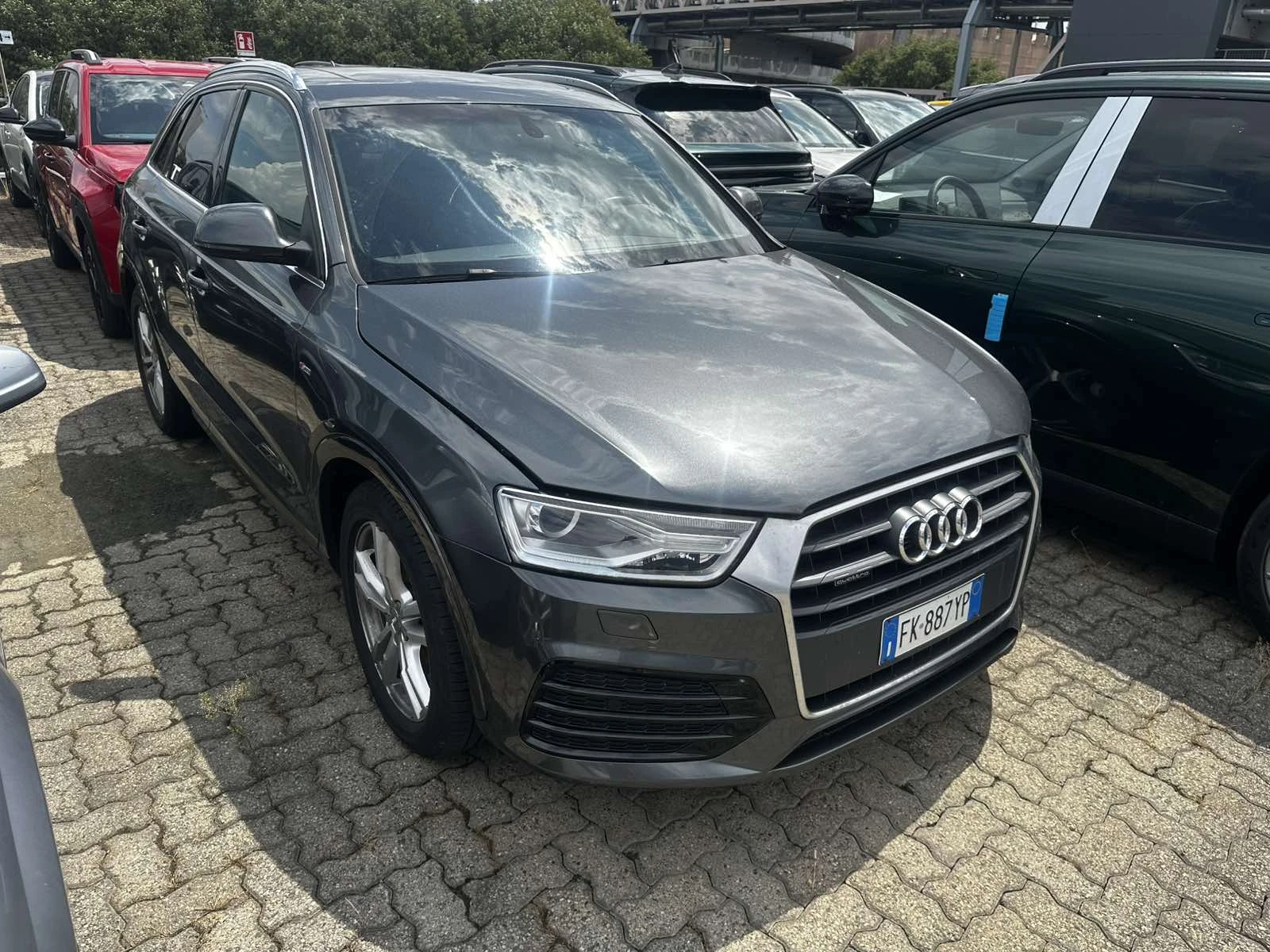 Audi Q3 2.0TDI S-line Quattro, снимка 2 - Автомобили и джипове - 55376738