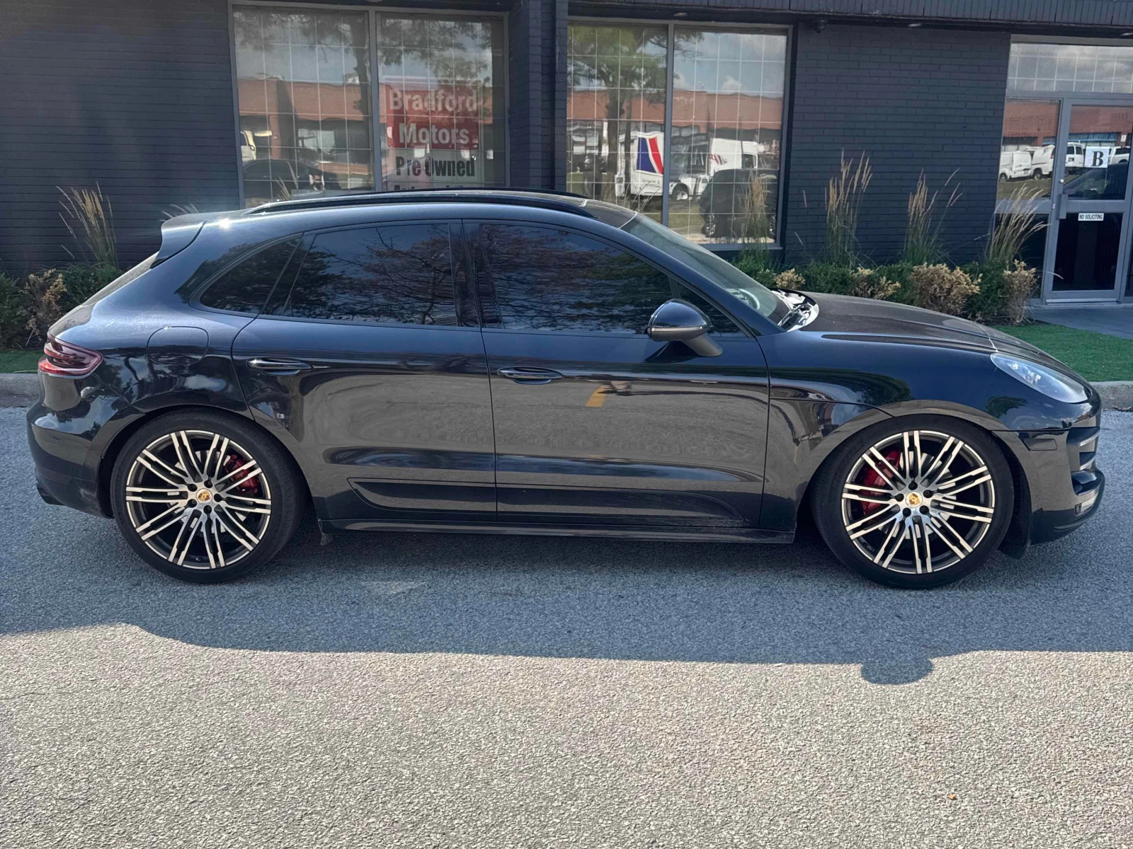 Porsche Macan * Turbo * CARFAX * ОПЦИЯ ЗА ФИНАНСИРАНЕ, снимка 3 - Автомобили и джипове - 55827381