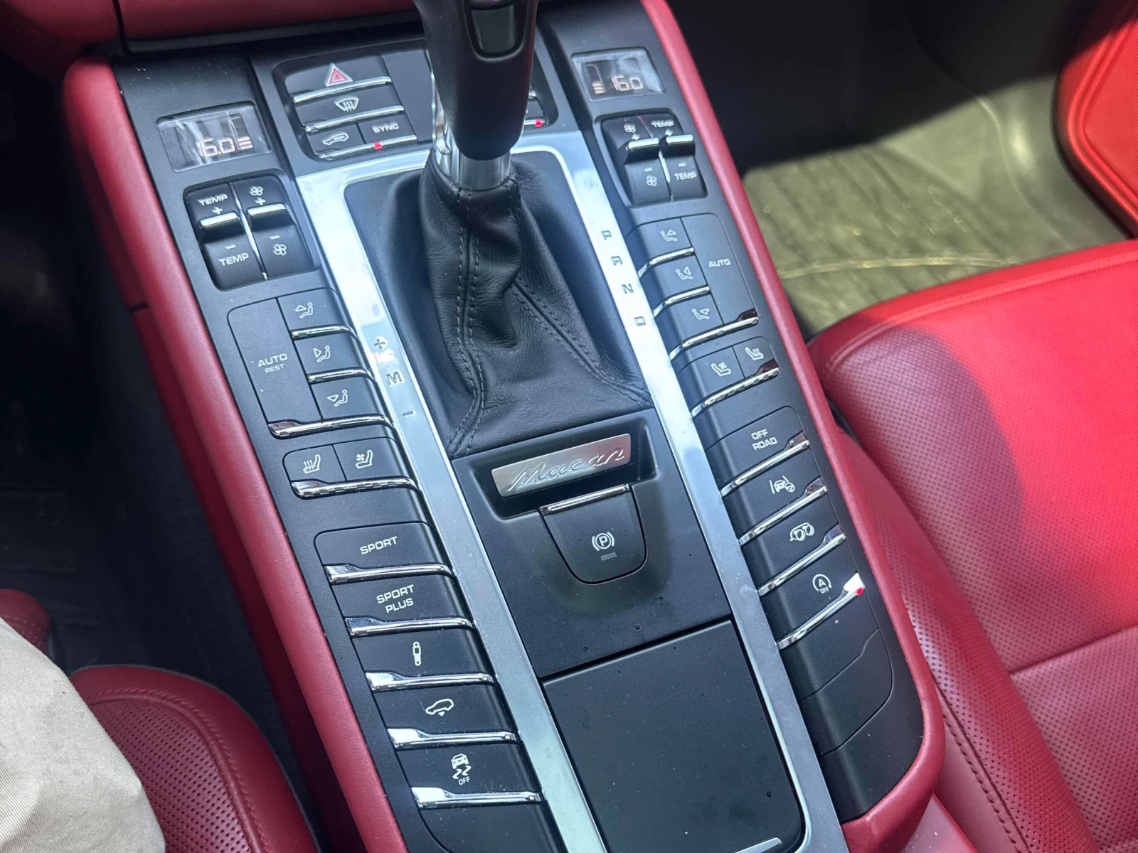 Porsche Macan * Turbo * CARFAX * ОПЦИЯ ЗА ФИНАНСИРАНЕ, снимка 13 - Автомобили и джипове - 55827381
