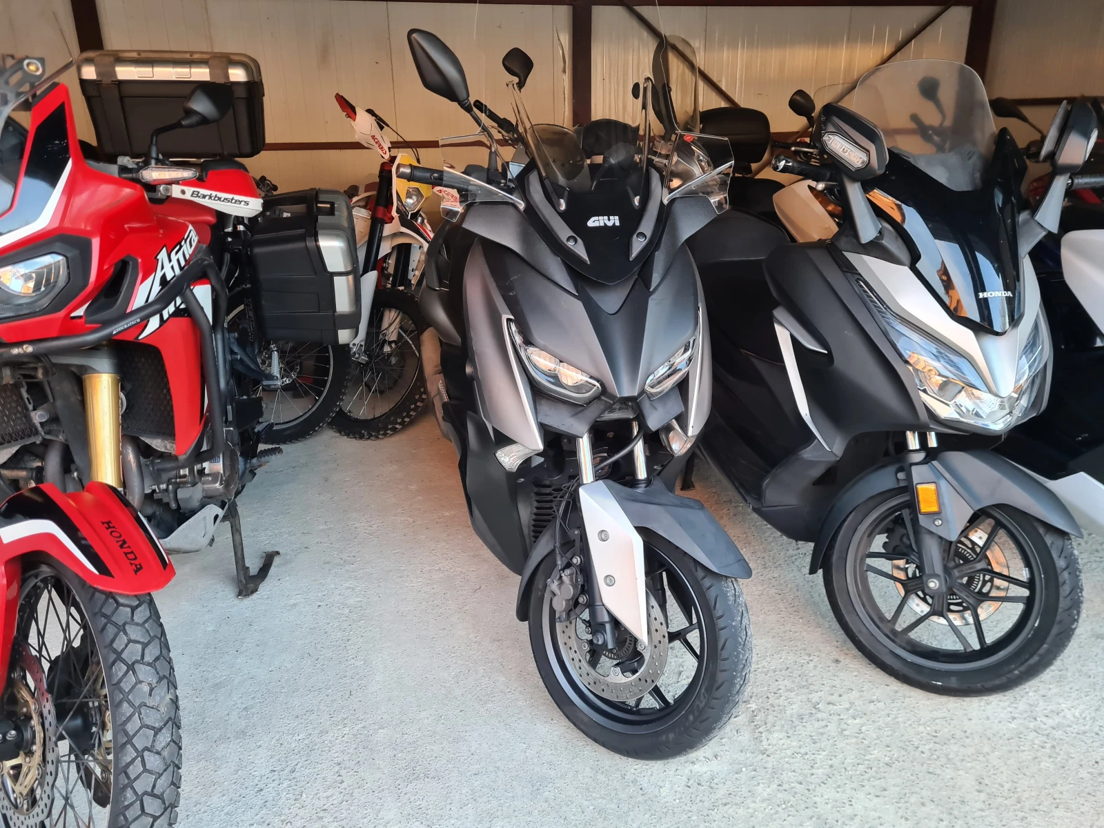 Yamaha X-max 300i ABS/TCS - изображение 3