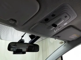 Toyota Prius 1.8 Хибрид, снимка 10