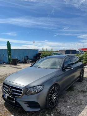 Mercedes-Benz E 220 4MATIC T-Modell , снимка 2