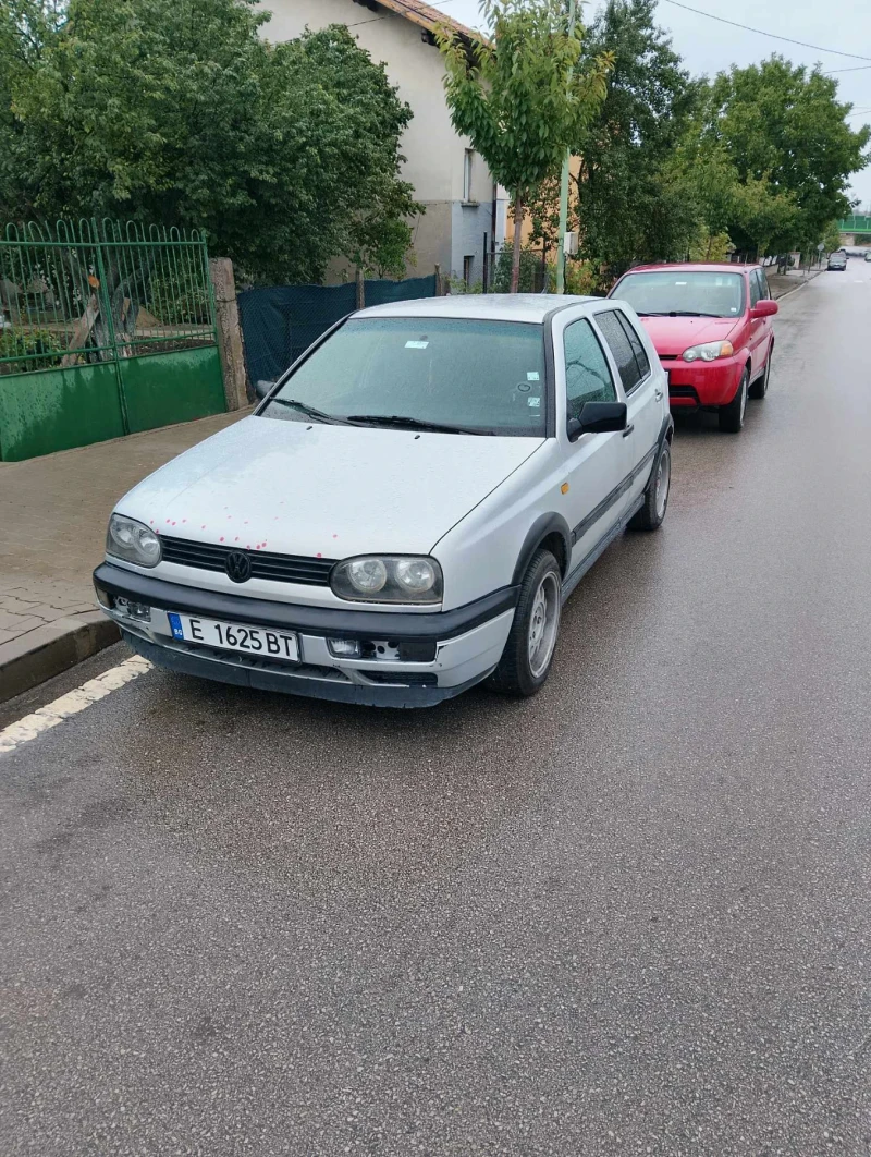 VW Golf, снимка 1 - Автомобили и джипове - 47392124