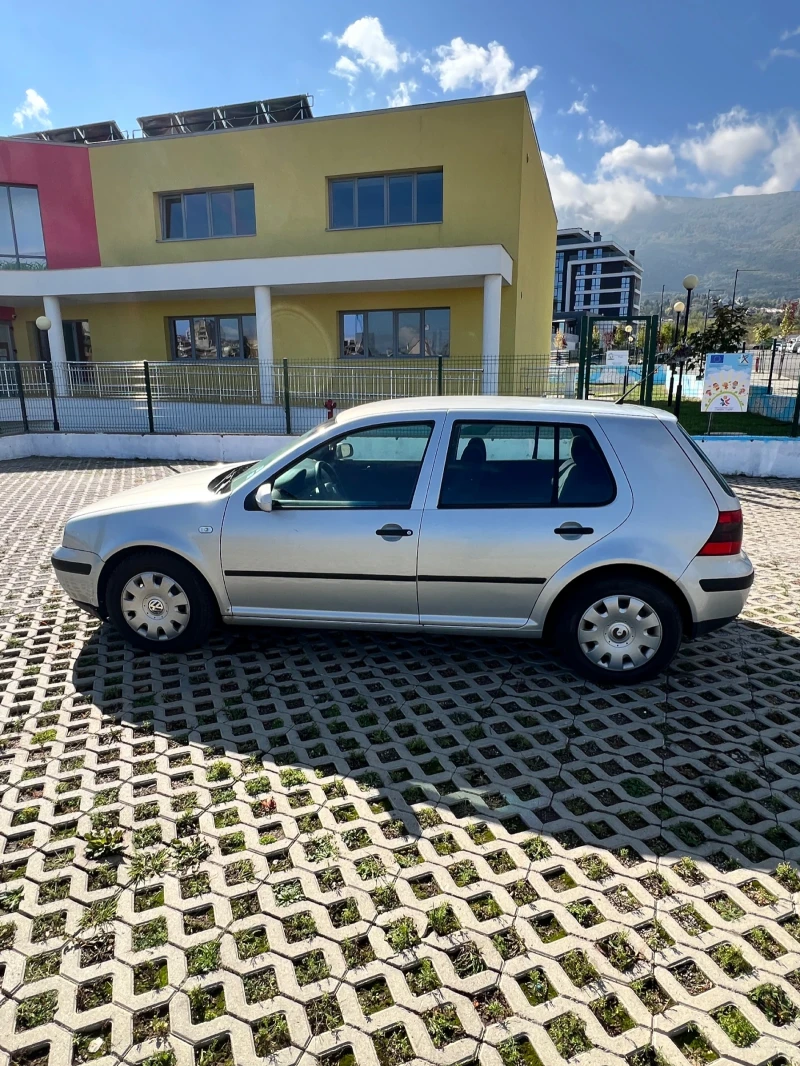 VW Golf 1.6, снимка 7 - Автомобили и джипове - 47494114