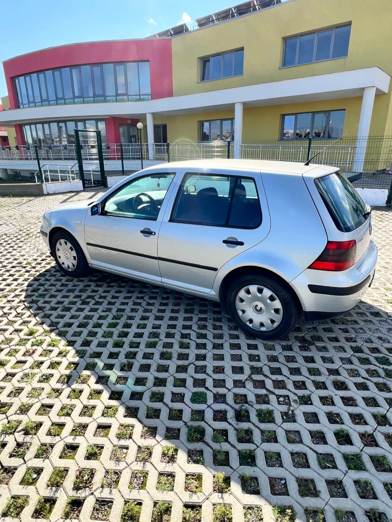 VW Golf 1.6, снимка 8 - Автомобили и джипове - 47494114