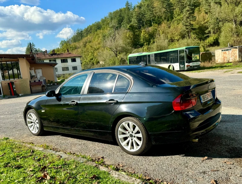 BMW 318 I Automatic, снимка 3 - Автомобили и джипове - 48198849