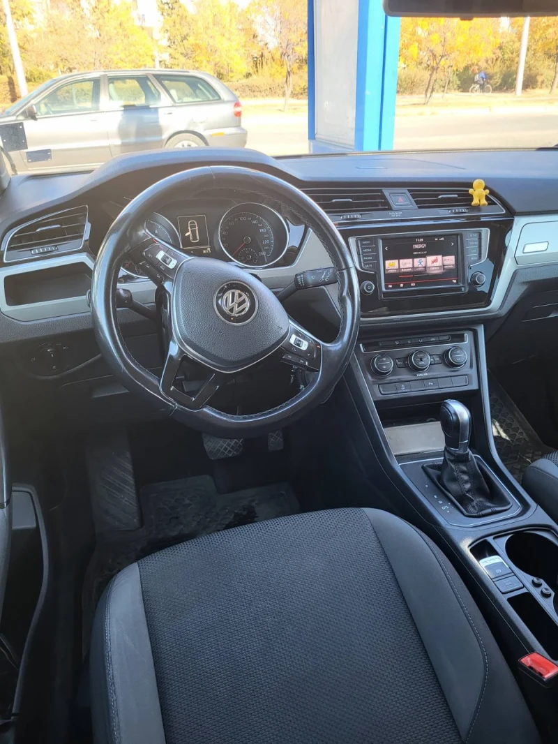 VW Touran, снимка 6 - Автомобили и джипове - 48680596