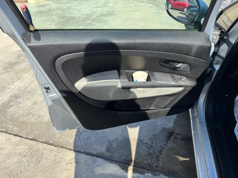 Fiat Punto 1.3 M-Jet, снимка 6 - Автомобили и джипове - 50337812