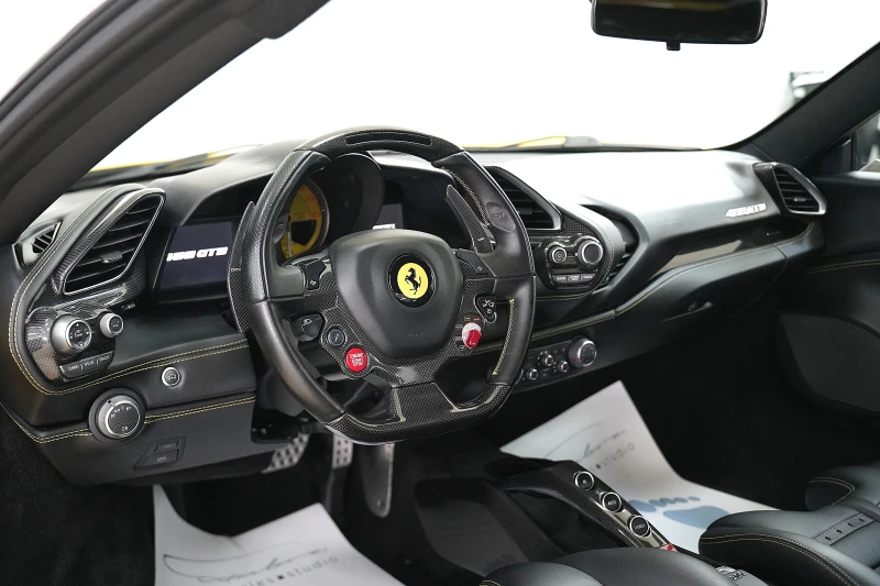 Ferrari 488 GTB 3.9 V8 BiTurbo Carbon Package AKRAPOVIC, снимка 8 - Автомобили и джипове - 50548025