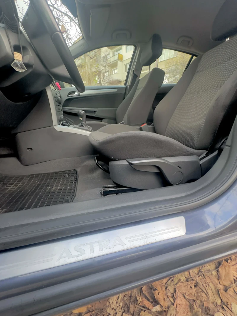 Opel Astra, снимка 12 - Автомобили и джипове - 52550408