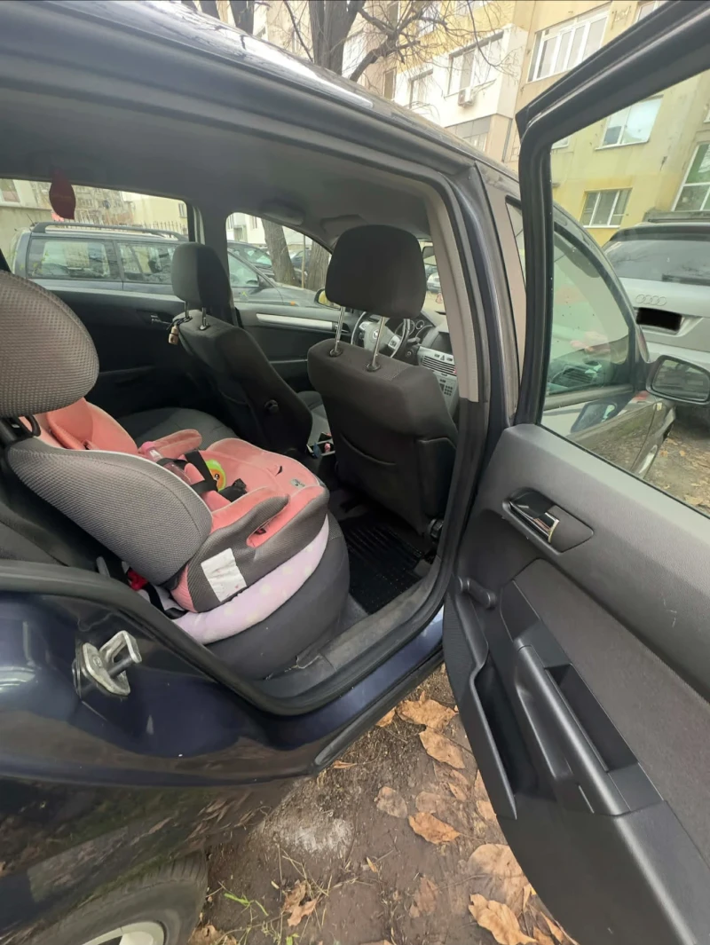 Opel Astra, снимка 15 - Автомобили и джипове - 52550408
