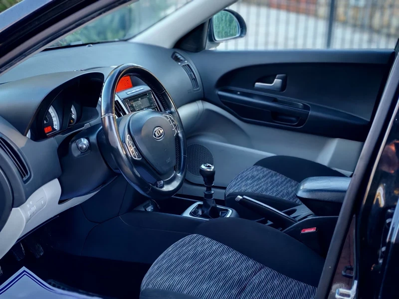 Kia Ceed 1.4I 16V(105)* ACTIVE-EDITION* НОВ ВНОС* , снимка 12 - Автомобили и джипове - 52930901