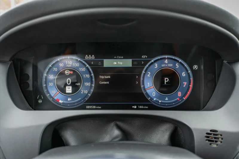 Jaguar F-Type SVR, снимка 10 - Автомобили и джипове - 53156589