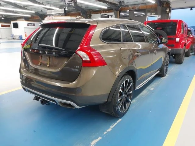 Volvo V60 2017 Volvo V60 Cross Country T5 Platinum, снимка 5 - Автомобили и джипове - 48366065