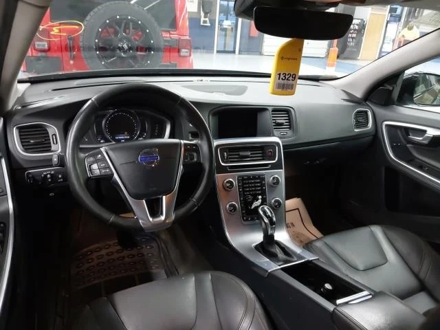 Volvo V60 2017 Volvo V60 Cross Country T5 Platinum, снимка 8 - Автомобили и джипове - 48366065