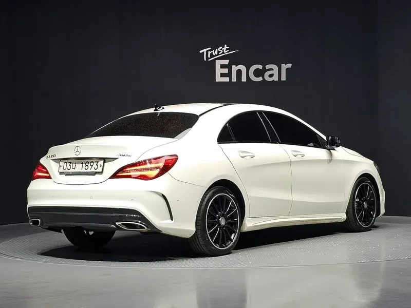 Mercedes-Benz CLA 250  4Matic Amg Line, снимка 2 - Автомобили и джипове - 55100599