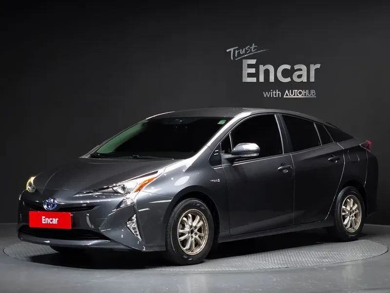 Toyota Prius 1.8 Хибрид
