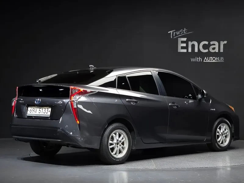 Toyota Prius 1.8 Хибрид, снимка 2 - Автомобили и джипове - 55687550