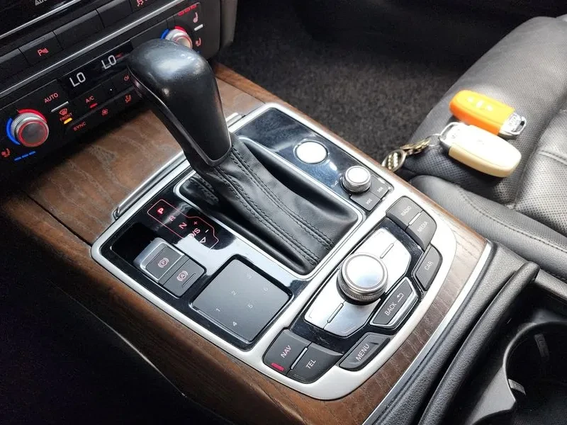 Audi A6, снимка 9 - Автомобили и джипове - 56159359