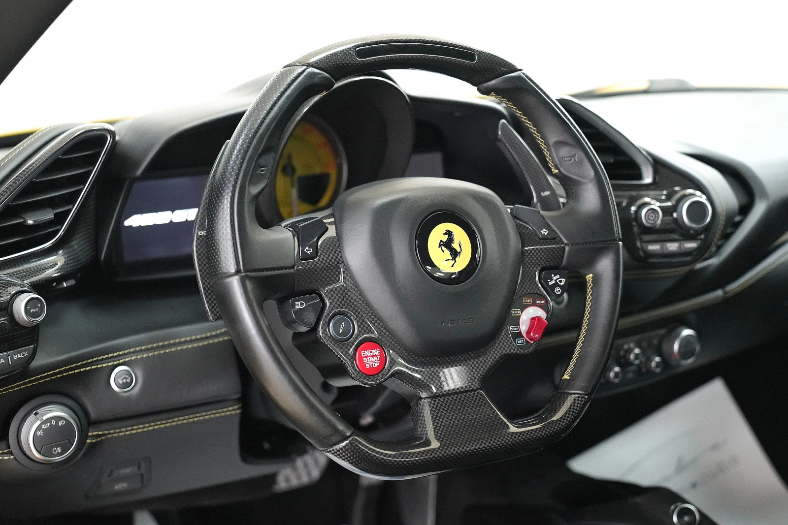 Ferrari 488 GTB 3.9 V8 BiTurbo Carbon Package AKRAPOVIC - изображение 10