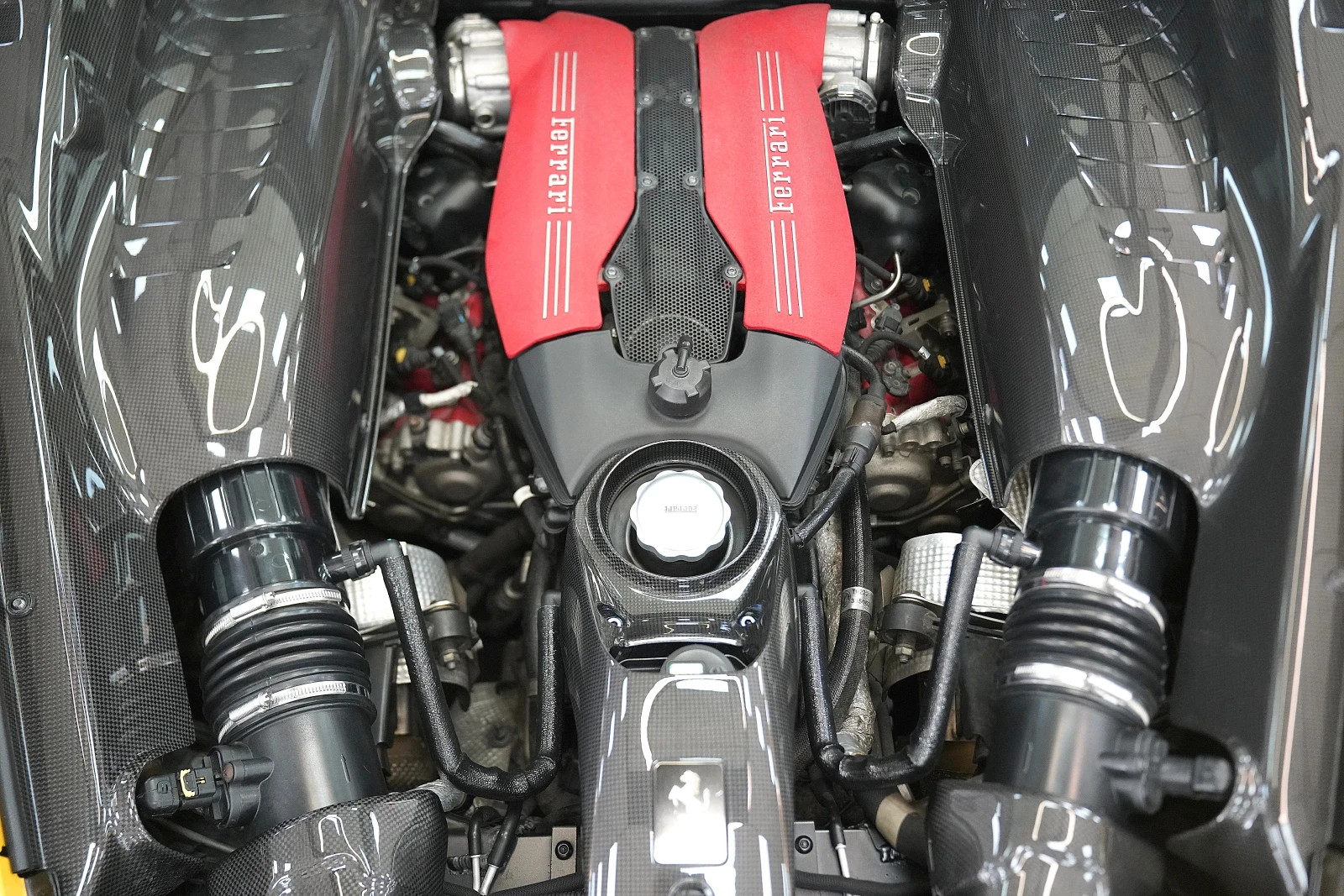 Ferrari 488 GTB 3.9 V8 BiTurbo Carbon Package AKRAPOVIC | Mobile.bg   15
