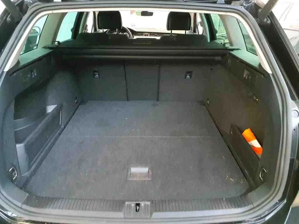 VW Passat 2.0TDI 4Motion"Dig Cockpit"IQ.LIGHT-Matrix - изображение 7