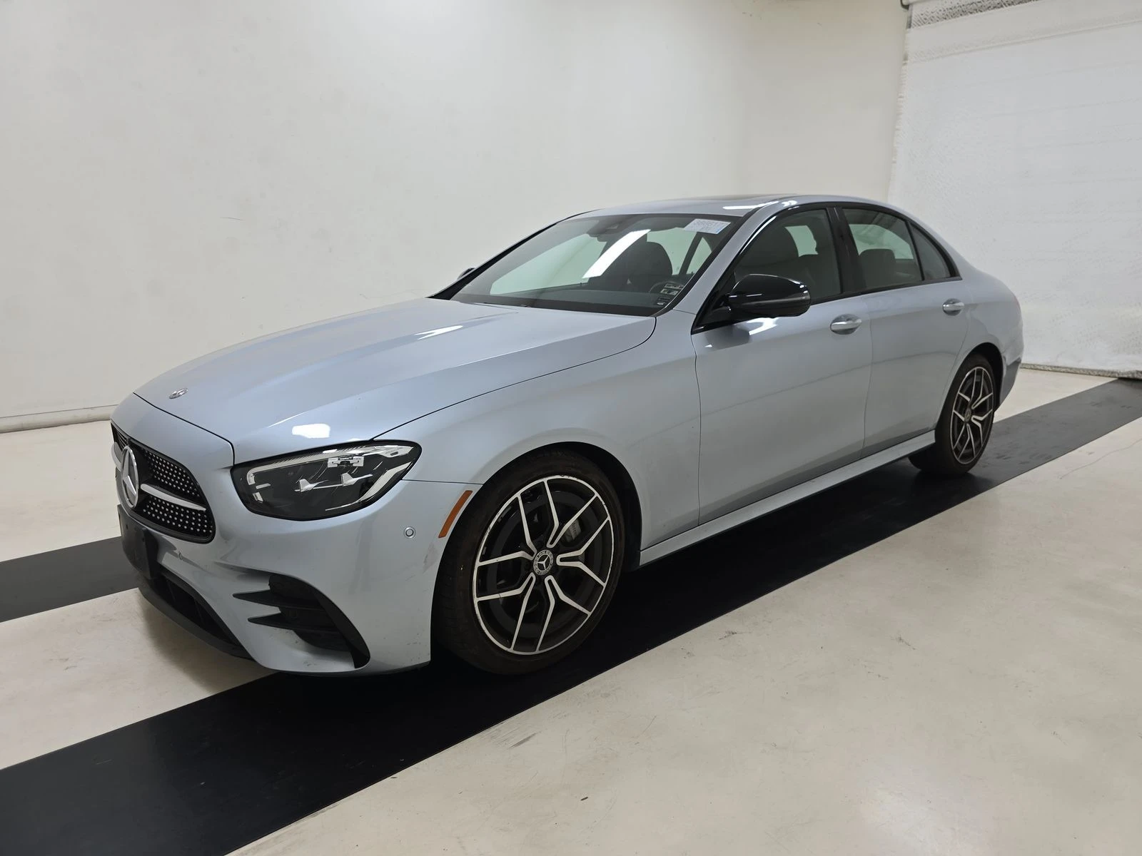 Mercedes-Benz E 350 AMG PACK* BURMASTER* DESIGNO* KEYLESS* AMBIENT* 36 - изображение 2