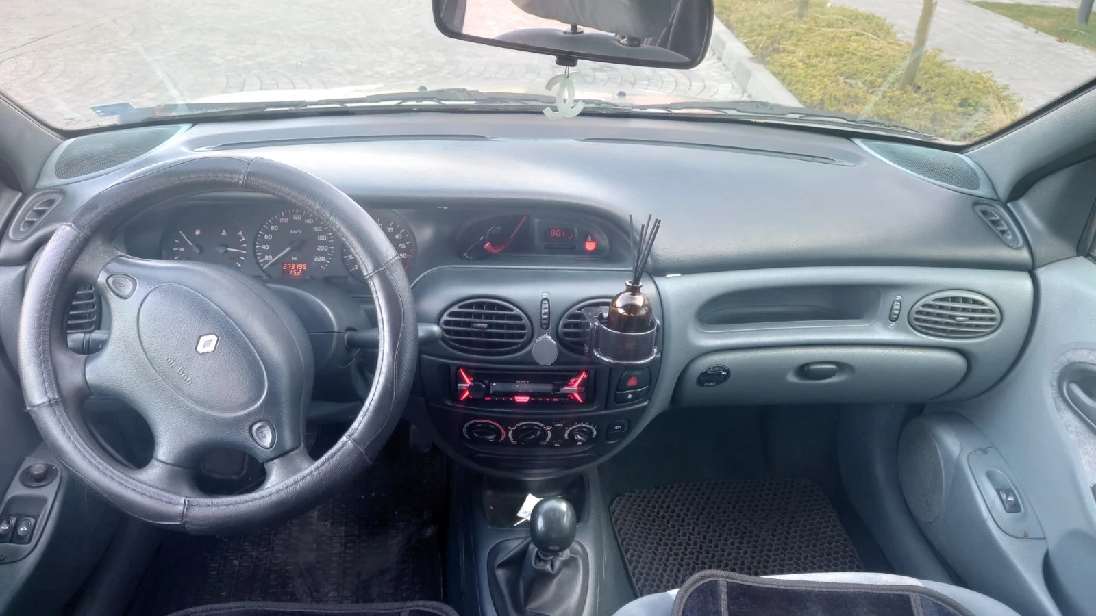 Renault Megane, снимка 4 - Автомобили и джипове - 53876250