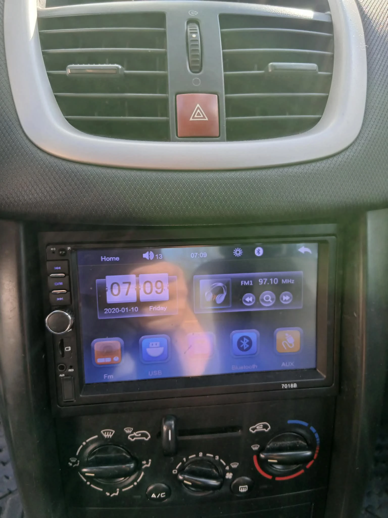 Peugeot 207, снимка 8 - Автомобили и джипове - 54260026