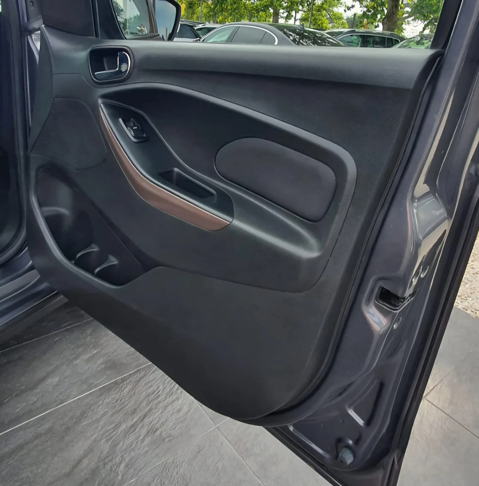 Ford Ka + 1.2 85CV ACTIVE 107хил.км!, снимка 11 - Автомобили и джипове - 54780191