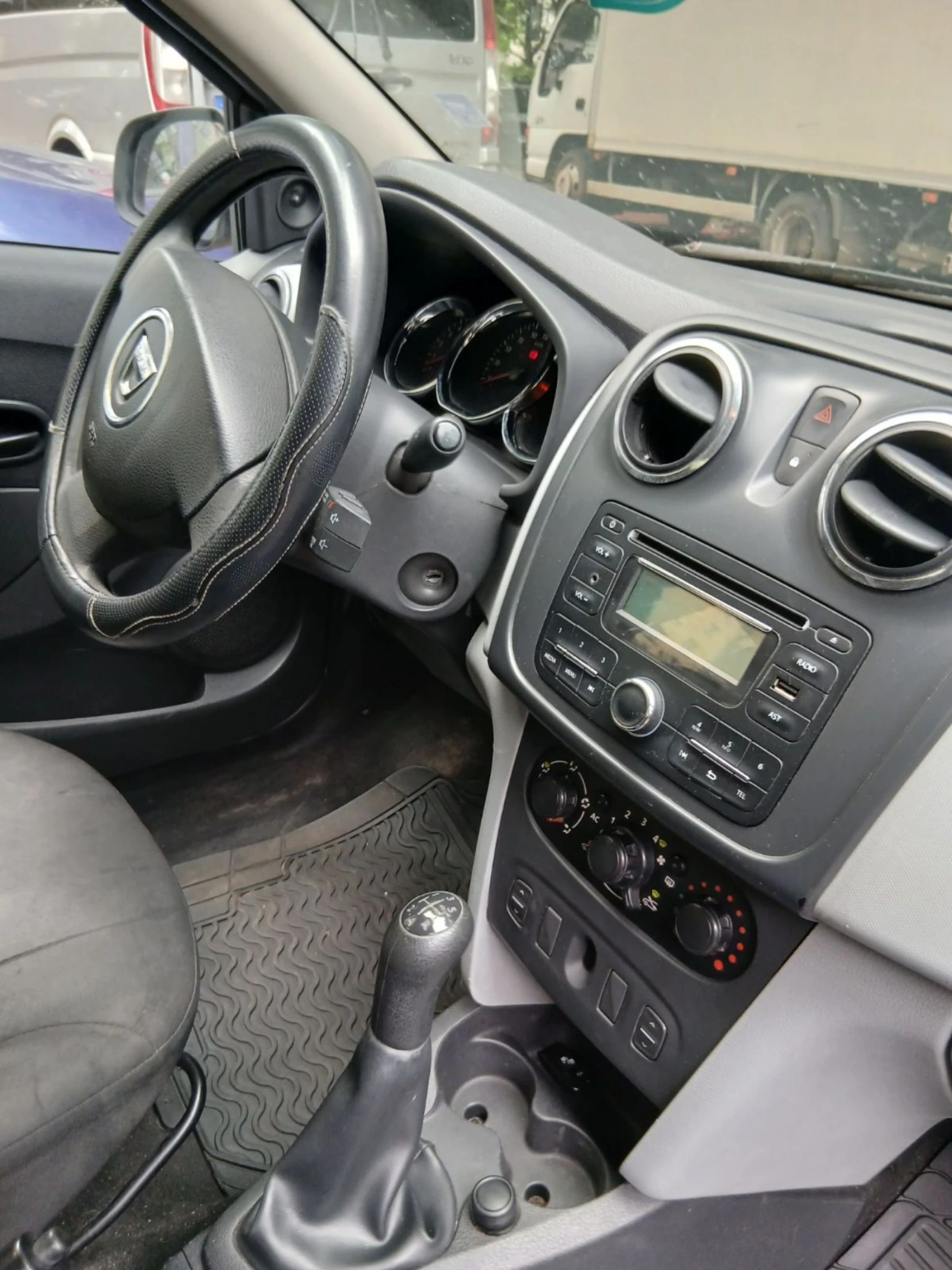 Dacia Sandero, снимка 9 - Автомобили и джипове - 54870495