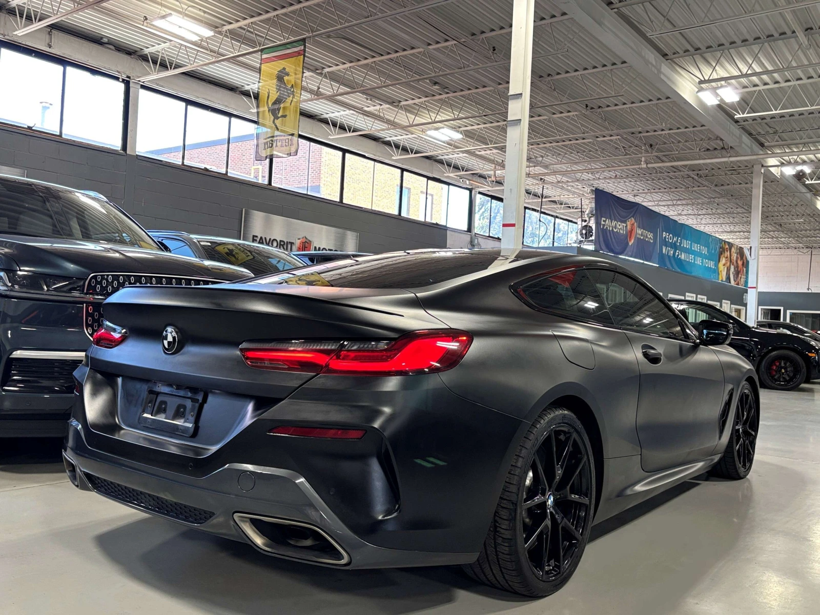 BMW 850  xDrive| COUPE| MPERFORMANCEV8| CARBONCORE| HUD| +, снимка 6 - Автомобили и джипове - 54956896
