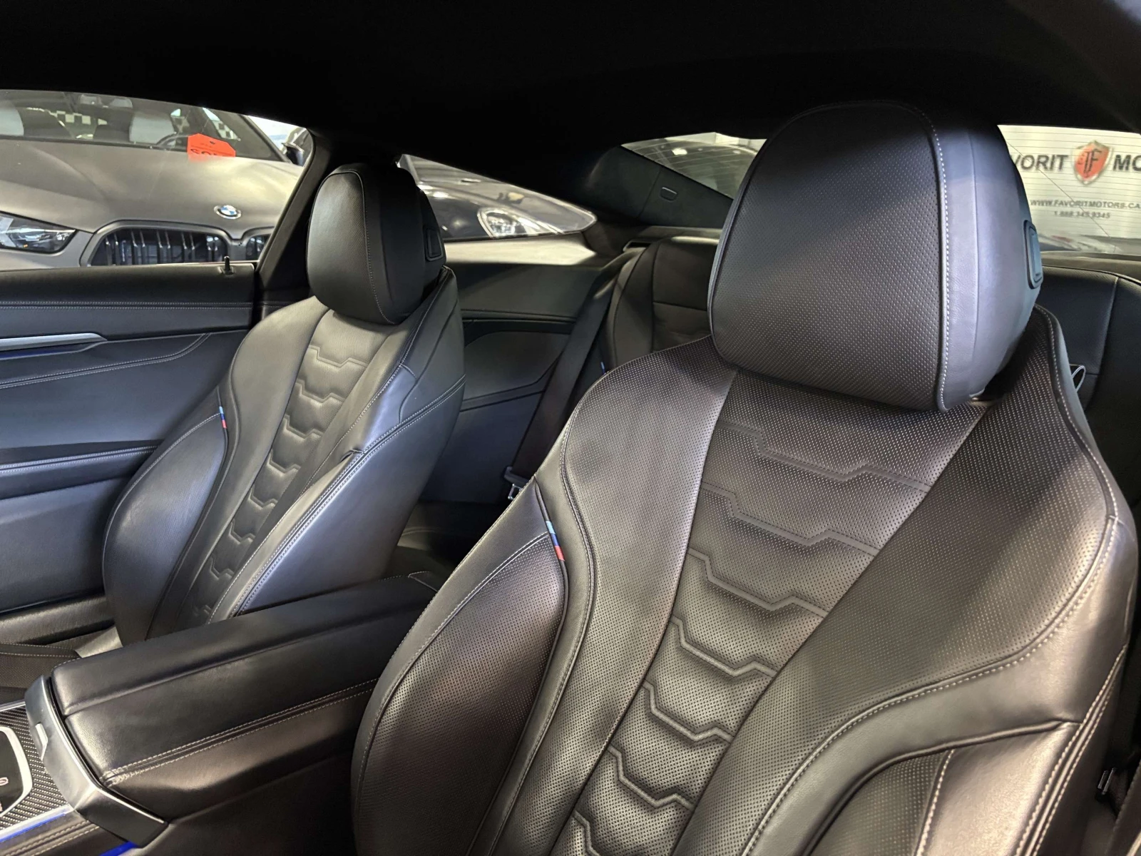 BMW 850  xDrive| COUPE| MPERFORMANCEV8| CARBONCORE| HUD| +, снимка 10 - Автомобили и джипове - 54956896