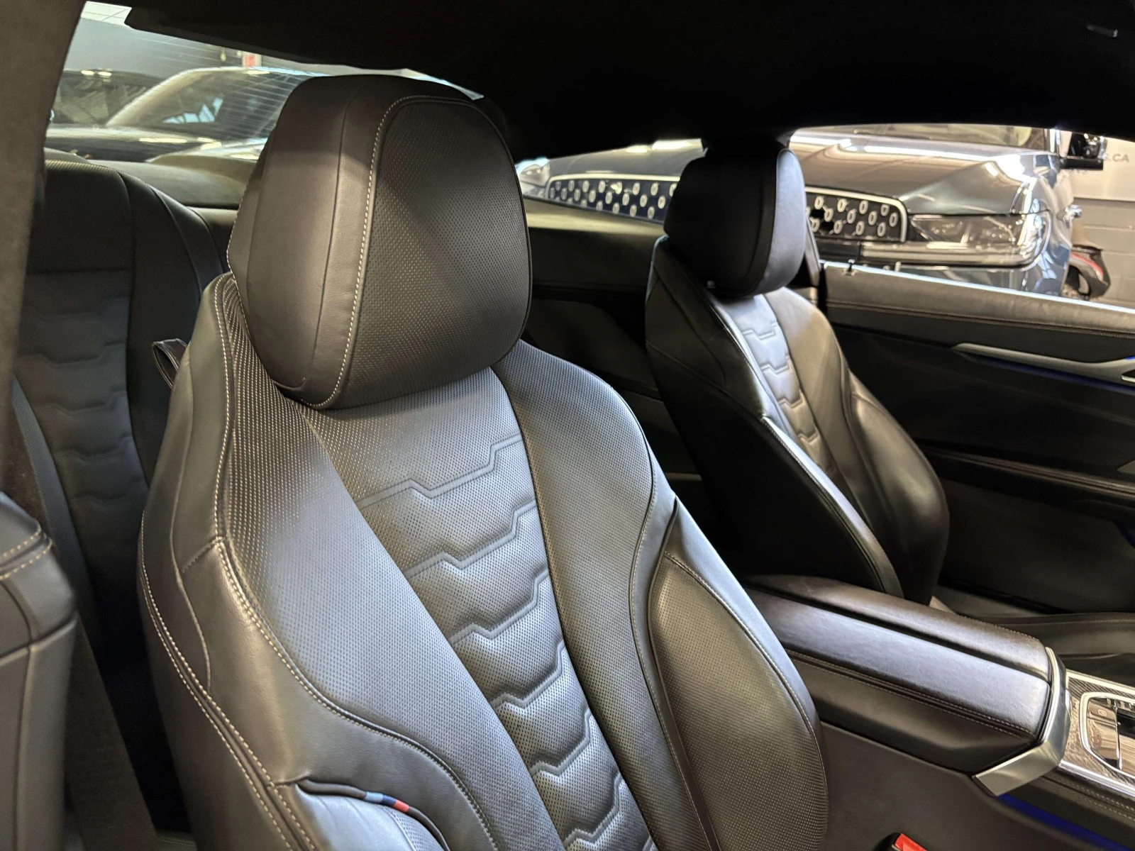 BMW 850  xDrive| COUPE| MPERFORMANCEV8| CARBONCORE| HUD| +, снимка 13 - Автомобили и джипове - 54956896
