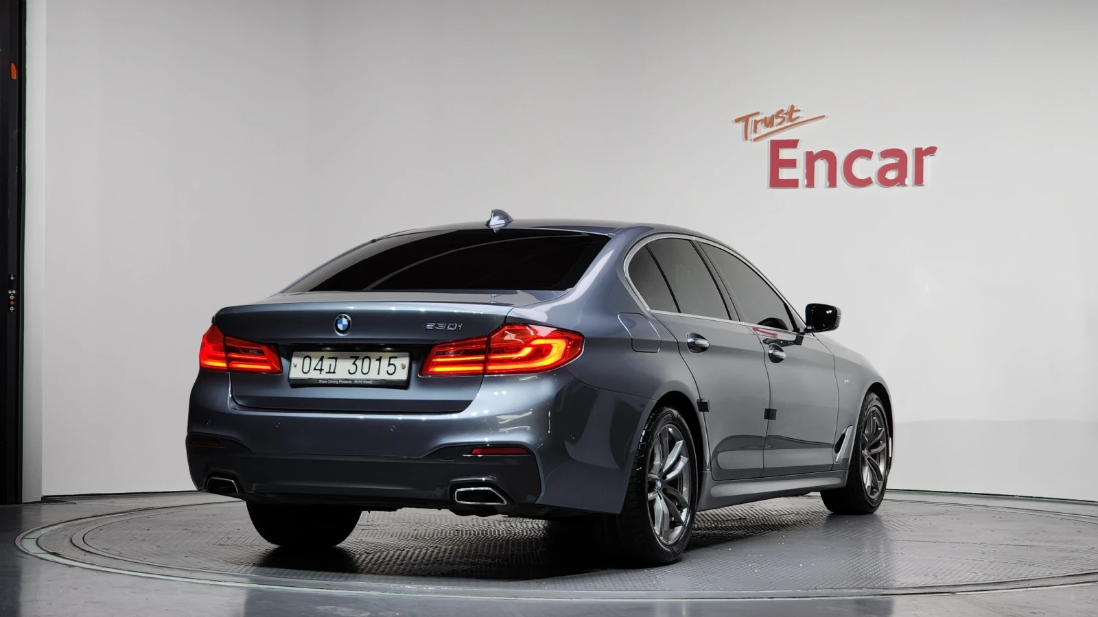 BMW 530 530i M Sport Plus | HUD | 360  Камера | , снимка 2 - Автомобили и джипове - 55032836