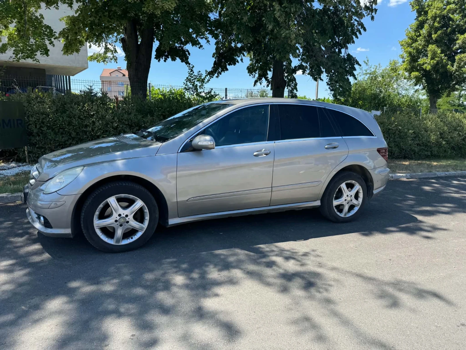 Mercedes-Benz R 320, снимка 2 - Автомобили и джипове - 55673817
