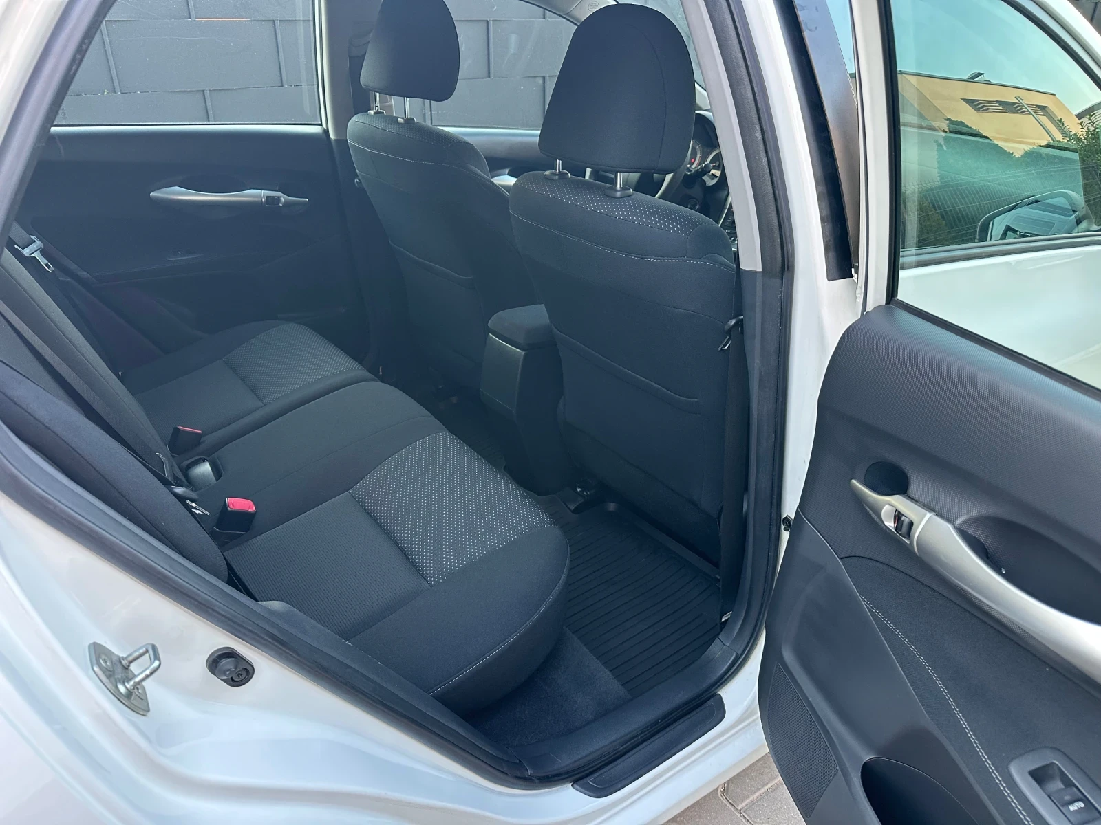Toyota Auris 90�.�-�������� | Mobile.bg � ����������� 13