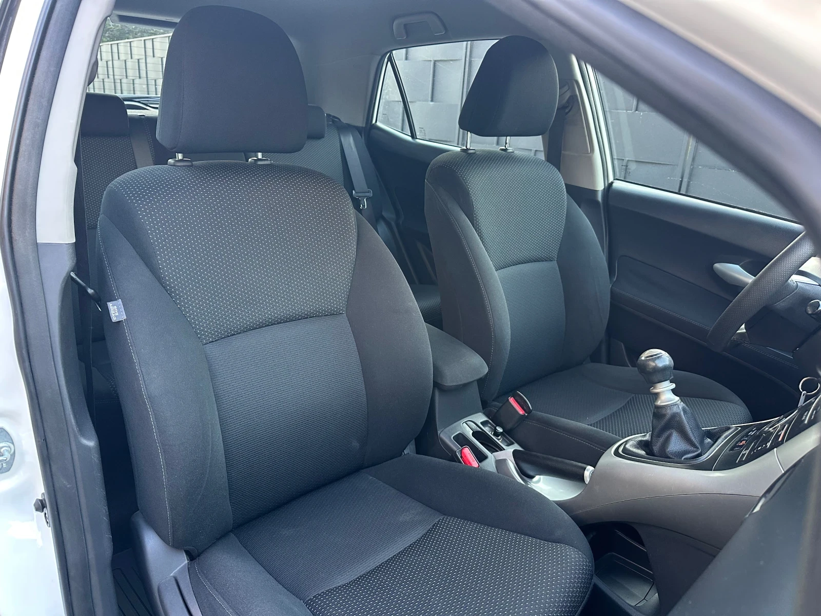 Toyota Auris 90�.�-�������� | Mobile.bg � ����������� 12